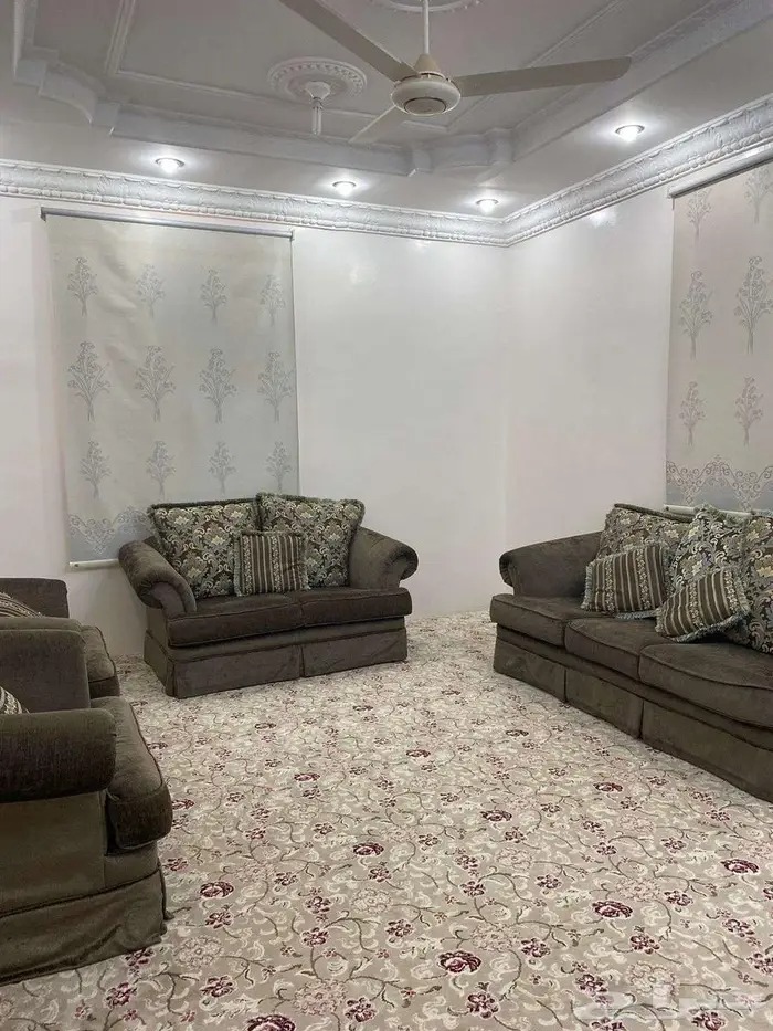 بيع عمارة في مهد الذهب دور فوق وشقتين